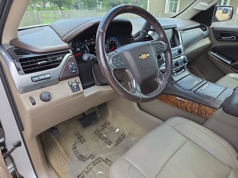 Used 2016 Chevrolet Suburban LTZ RWD image 11