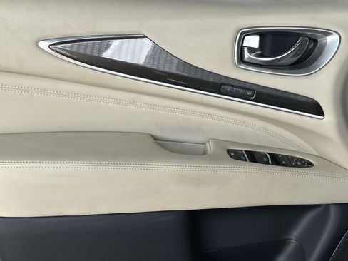 Used 2019 INFINITI QX60 Luxe w/ Essential Package image 31