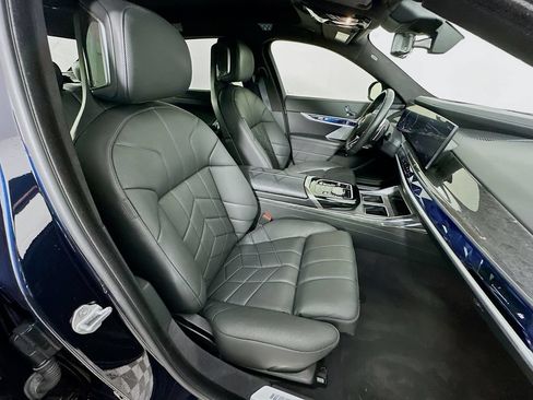 Used 2024 BMW 760i xDrive w/ Executive Package AWD/4WD image 28