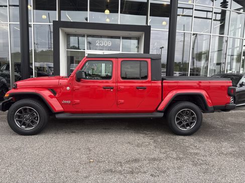 Used 2021 Jeep Gladiator Overland w/ Trailer Tow Package AWD/4WD image 2