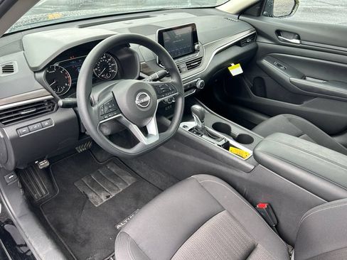 Used 2025 Nissan Altima 2.5 SV FWD image 22