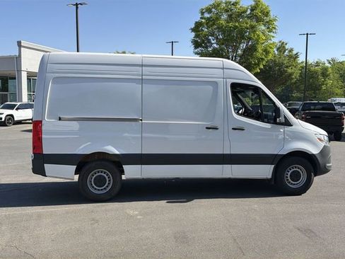 Used 2025 Mercedes-Benz Sprinter 2500 image 13