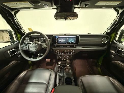 New 2026 Jeep Gladiator Sahara image 13