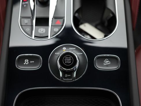 New 2024 Bentley Bentayga image 24