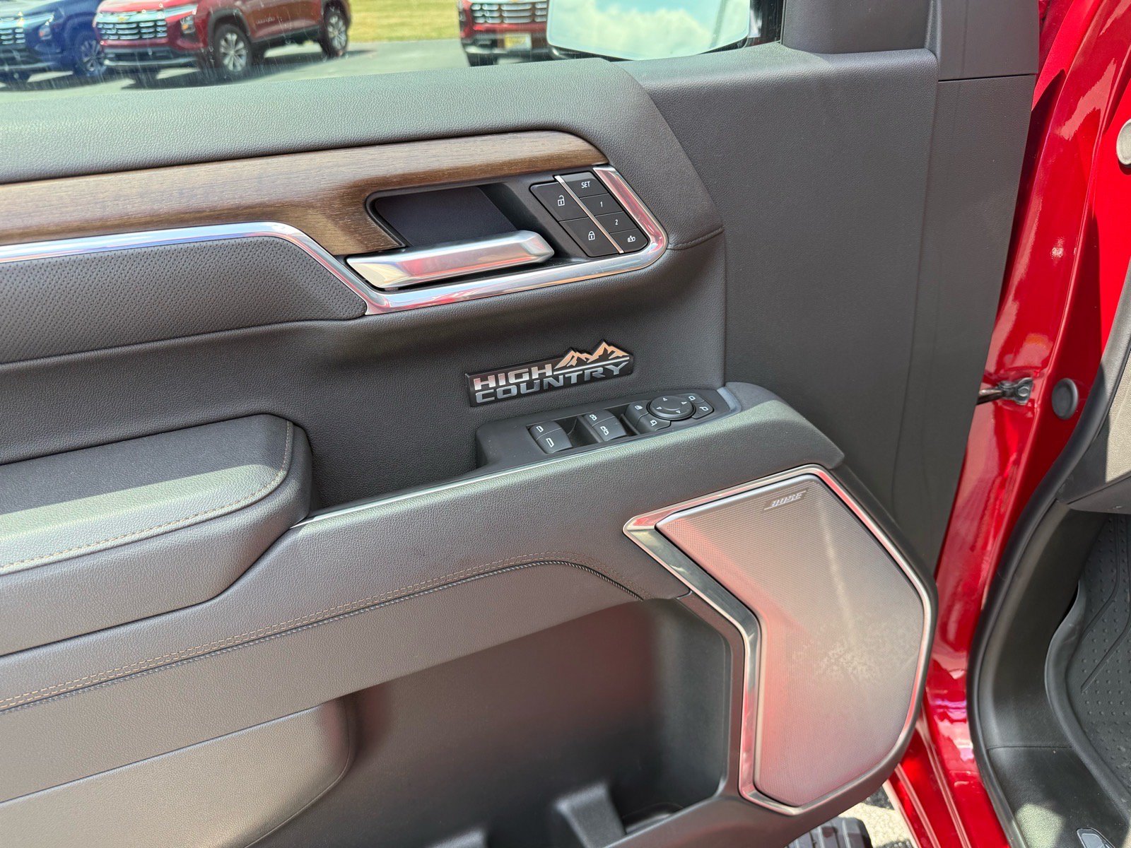 Used 2025 Chevrolet Silverado 1500 High Country AWD/4WD image 19