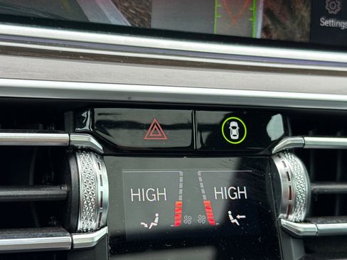 Used 2022 BMW X5 xDrive40i w/ Climate Comfort Package image 37