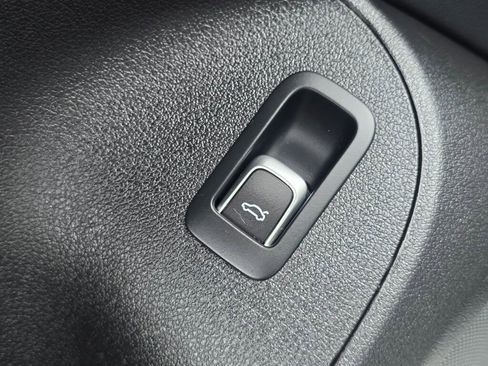 Used 2016 Audi Q5 2.0T Premium Plus w/ Technology Package image 24