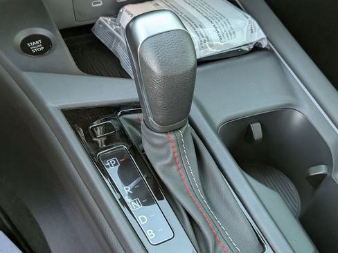 New 2026 Nissan Sentra SR FWD image 17