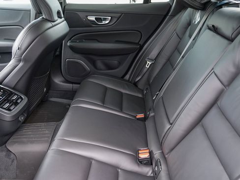 New 2025 Volvo V60 B5 Cross Country Ultra w/ Protection Package Premier image 22