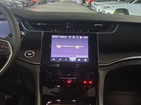 New 2025 Jeep Grand Cherokee Laredo image 19