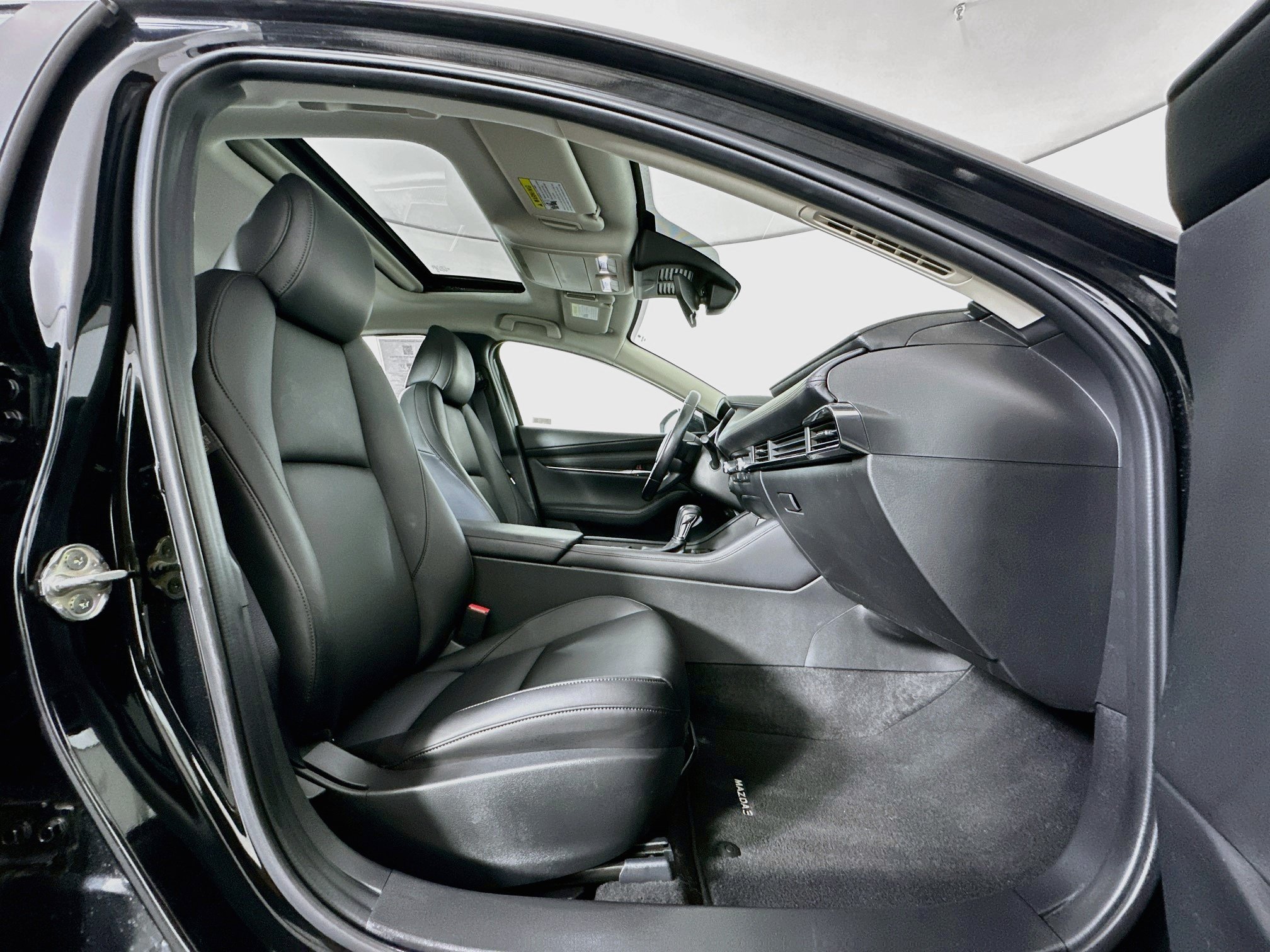Used 2025 MAZDA MAZDA3 s FWD image 32