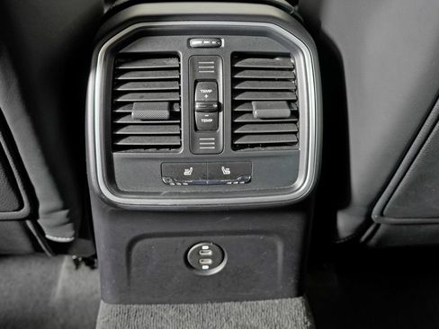 Certified 2023 Porsche Macan S AWD/4WD image 39