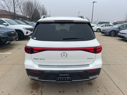 Used 2024 Mercedes-Benz EQB 300 4MATIC image 5