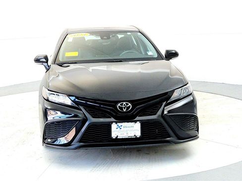 Used 2023 Toyota Camry SE image 8