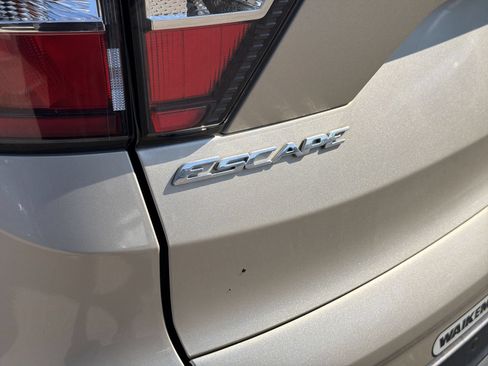 Used 2018 Ford Escape SEL AWD/4WD image 14