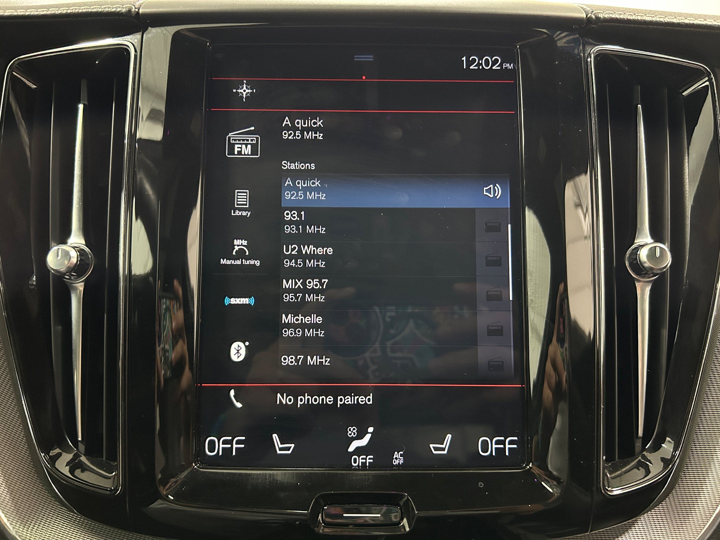 Used 2020 Volvo XC60 T6 R-Design w/ Protection Package Premier AWD/4WD image 6