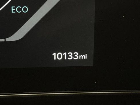 Used 2025 Kia Carnival SX w/ SX Dark Edition Package image 6