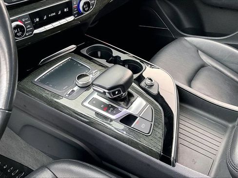 Used 2018 Audi Q7 3.0T Prestige w/ Prestige Package image 17
