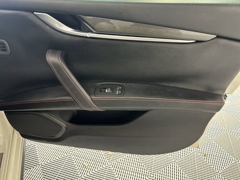 Used 2018 Maserati Ghibli RWD image 28