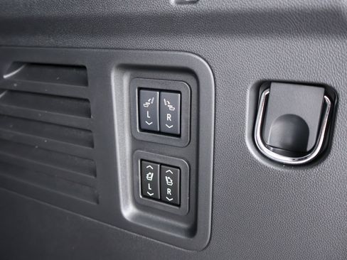 New 2026 Chevrolet Traverse High Country w/ LPO, Floor Liner Package FWD image 25