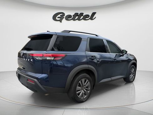 Used 2025 Nissan Pathfinder SV FWD image 5