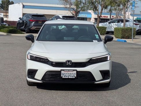 Used 2023 Honda Civic Sport image 2