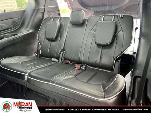 Used 2019 Chrysler Pacifica Limited w/ S Appearance Package FWD image 14