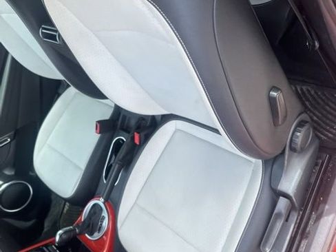 Used 2019 Volkswagen Beetle 2.0T image 4