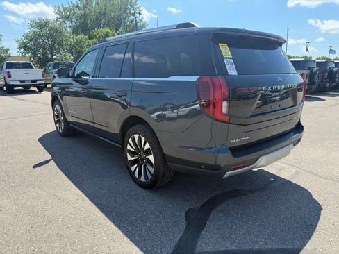 Used 2025 Ford Expedition Platinum w/ Driver's Package AWD/4WD image 9