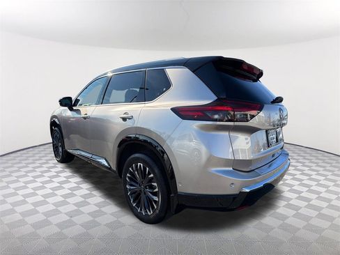 Used 2025 Nissan Rogue Platinum w/ Platinum Premium Package image 7