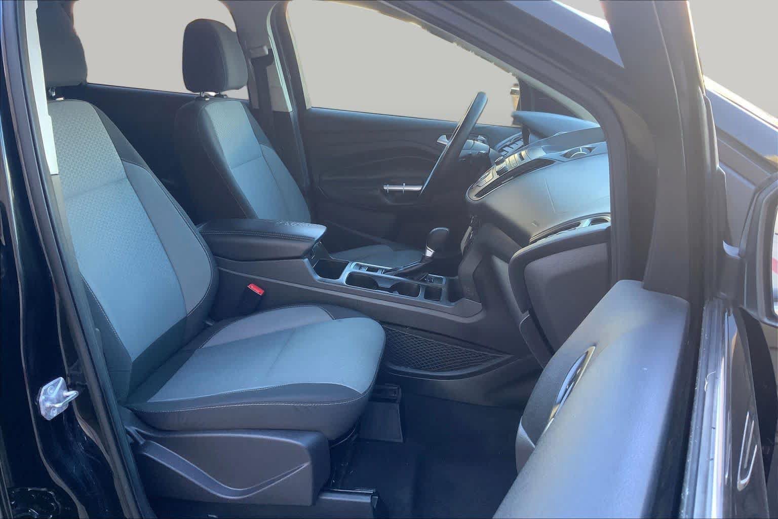 Used 2017 Ford Escape SE AWD/4WD image 9