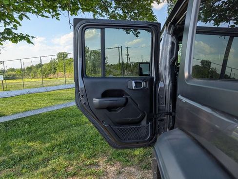 Used 2023 Jeep Wrangler Unlimited w/ Safety Group AWD/4WD image 12