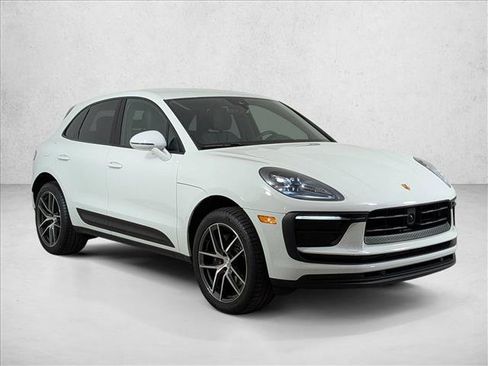 Used 2025 Porsche Macan AWD/4WD image 7
