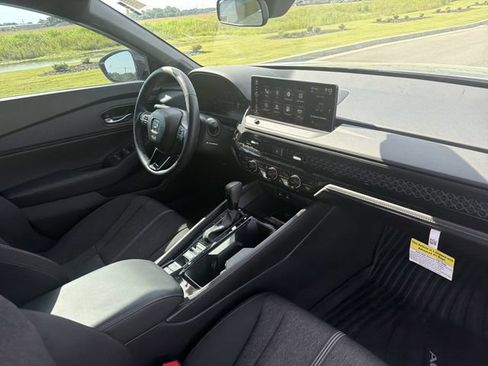 Used 2025 Honda Accord Sport image 15