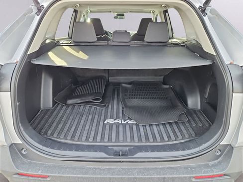 Used 2021 Toyota RAV4 XLE w/ Convenience Package image 34