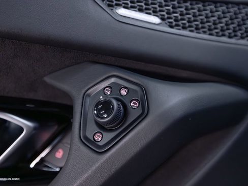 Used 2021 Lamborghini Huracan EVO image 21