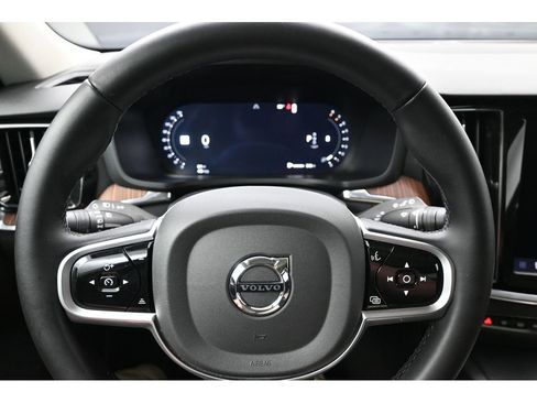 Used 2025 Volvo V60 B5 Cross Country Plus AWD/4WD image 10