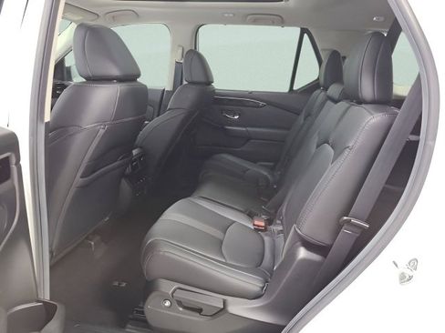 Used 2025 Honda Pilot Touring image 23