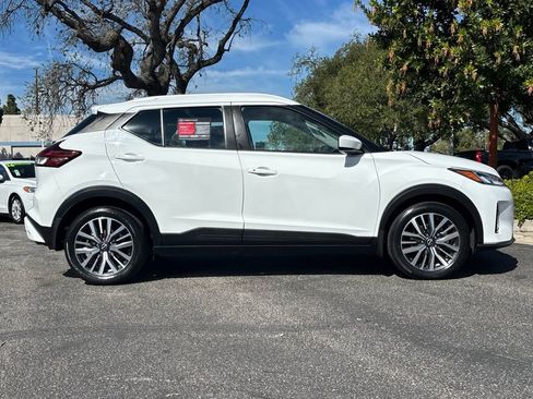 Certified 2023 Nissan Kicks SV image 2