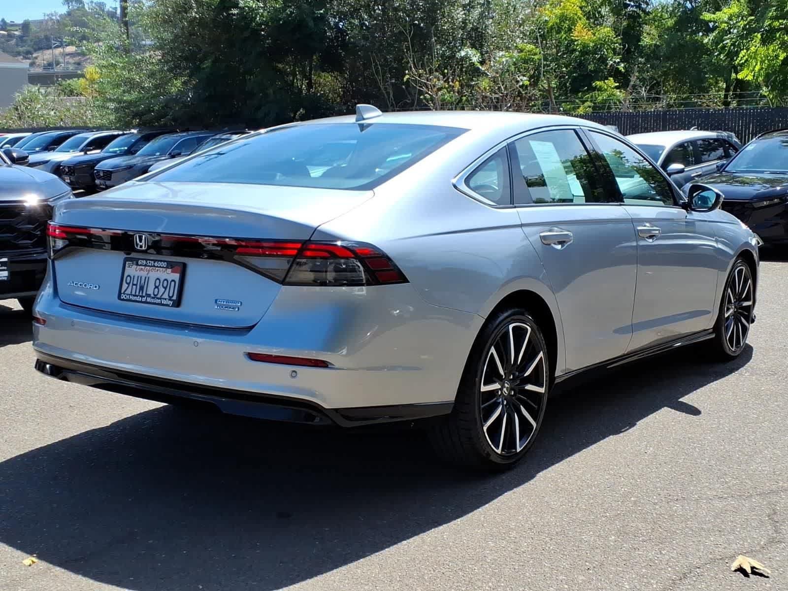 Used 2023 Honda Accord Touring image 4