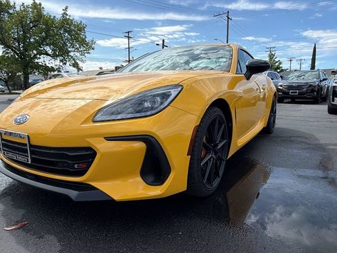 Used 2026 Subaru BRZ Series.Yellow RWD image 9