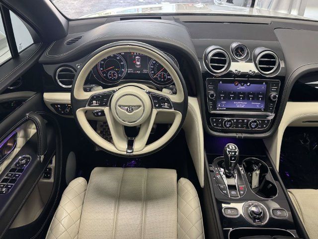 Used 2020 Bentley Bentayga AWD/4WD image 25