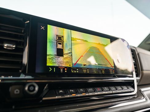 Used 2025 Chevrolet Silverado 1500 ZR2 image 27