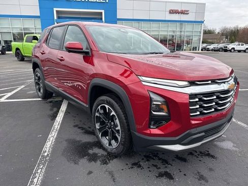 New 2026 Chevrolet Equinox LT w/ Convenience Package II AWD/4WD image 3
