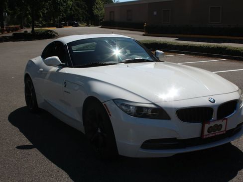 Used 2011 BMW Z4 sDrive30i image 6