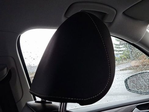 Certified 2022 Volkswagen Tiguan SE image 13