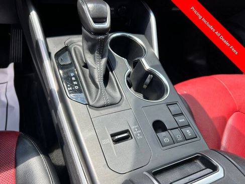 Used 2023 Toyota Highlander XSE FWD image 12