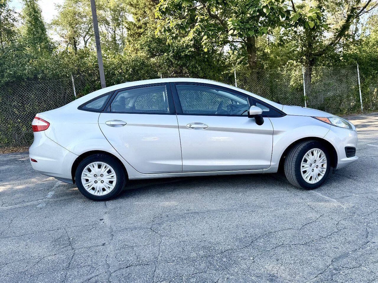 Used 2014 Ford Fiesta S FWD image 2