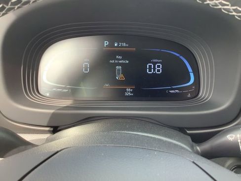 Certified 2025 Hyundai Venue Limited FWD image 20