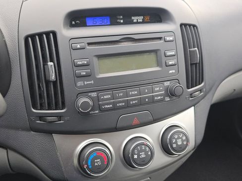 Used 2010 Hyundai Elantra GLS image 24